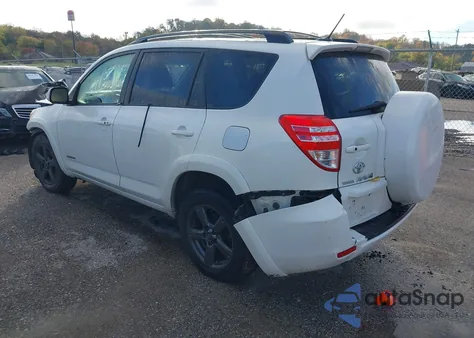 2009 Toyota Rav4 Limited z USA, uszkodzony, nr VIN JTMBK31V695078572